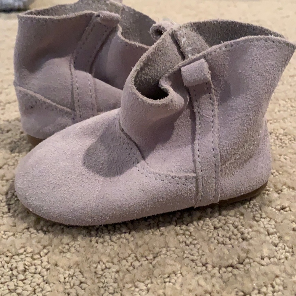 Baby gap grey suede booties size 12-18mo